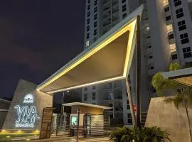 Jaco Beach, Viva Jaco, AC, HOT water, 3 Pools, BBQ, Gym, Co-Work, Games, Ranchos