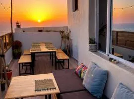 TILILI Travelers Guesthouse