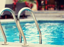 Private 1 Bedroom in Abuja with Pool, WiFi, Balcony, Garden, Hotel in Abuja