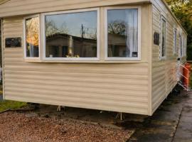 Haggerston Castle - Lakeside North Lodge 23, hotel a Cheswick