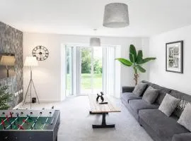 3-Bedrm, Parking, Soccer Table, Sleeps 7