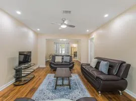 5 beds 2 bath, sleep 10