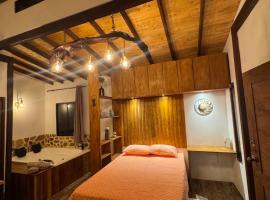 Raíz Oculta - Chalet con Jacuzzi y Chimenea en Santa Elena, hotell i Envigado