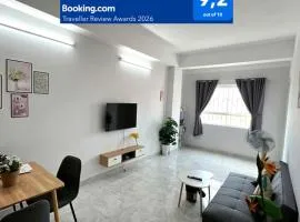 Bright Family Apt - Full Kitchen - Lake View - Near Doi Duong Beach