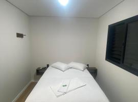 Pousada Vale das Bromelias Termas do Gravatal, готель у місті Граватал