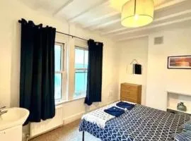 Saxon cottage close to seafront st leonards on sea