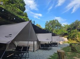 Lilla Campsite Retreat Janda Baik, מלון בבנטונג