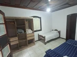 CASA de HOSPEDAGEM FLORES PARATY II a 500 METROS DO CENTRO HISTÓRICO