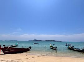 Phuket Muay Thai Hotel Rawai Beach โรงแรมในหาดราไวย์