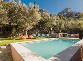 Villa renovada vista al mar y piscina climatizada, hotel u gradu 'Deia'