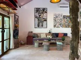 Villa Manatee - Spacious 1BR Art & Surf Space in Bingin Beach