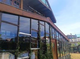 RC Quirky Wood House, hotel u gradu Nuvara Elija