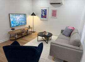 Freshly Renovated 2BR Unit, WiFi, Close to CBD: Prospect şehrinde bir otel