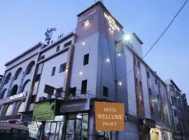 hotel welcome palace near mcdonald"s & New Delhi railway station & connaught place