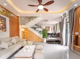 Ly Flower Villa 7BR Luxury Villa with Private Pool & Jacuzzi