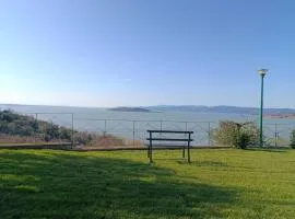 Villa Melissa with a pool in the tranquility of the hills with a view of Lake Trasimeno