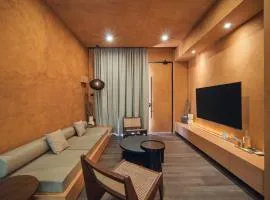 Redbrick Villa By The Feelas