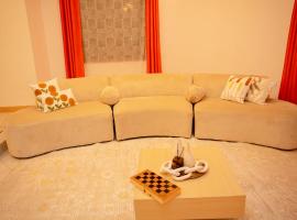 Njiro Executive 4BR Villa with Balcony Views and office โรงแรมในอารูชา