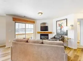 Amazing lake view condo with fireplace balcony shared pool & hot tub