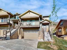 Modern townhome with beautiful sweeping views and steam shower