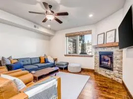 Ski Getaway Near the Slopes & Town with Patio Mtn Views Fireplace & Fast WiFi