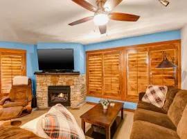 5th-floor condo with balcony W&D heated pool hot tub lockers game room gym