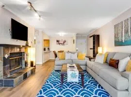 Adventure condo near skiing with hot tub & sauna - block from the lift