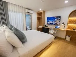 NEW Cozy Luxury King Bed Fast WiFi Ekkamai BTS