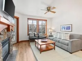 ski-in - ski-out Condo with Lovely Ski Views Shared Pool-Sauna-Hot Tub & WiFi