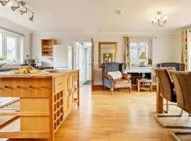 5 Bed in Bow Street oc-95994