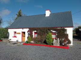 Historic old Cottage Co Mayo, hotel a Ballinrobe