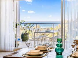 Oceanfront Luxe Suite - Sub Penthouse, hotell i Urangan