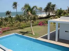 Exceptional villa pool beachfront