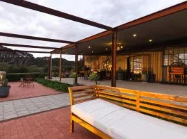 The Rusty Kangaroo - Premium Ocean-View Studios