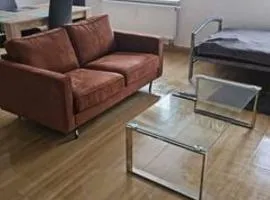 Schöne Vollausgestattete Monteurs- Gästewohnung nähe Raffinerie Leuna und Geiseltalsee 0302