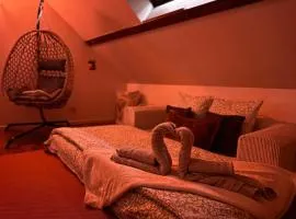 Cocon boisé 4 personnes proche de la ville