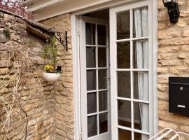 Cosy Burford Cotswold Couple Retreat for Two Ppl Dog Friendly, hotel in Burford