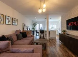 Open Mind Property - Hot Tub Retreat Sleeps 9
