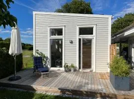 Nybyggt gästhus nära havet och Göteborg