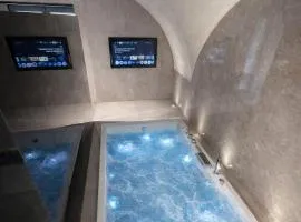 Twentyseven Luxury Suite