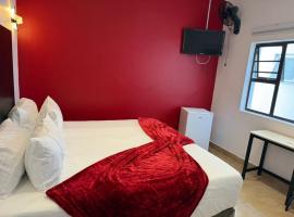 Parow में, होटल Black & White Guest House