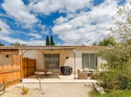 Domaine de l'Arbre Doré, hotel a Lèzan