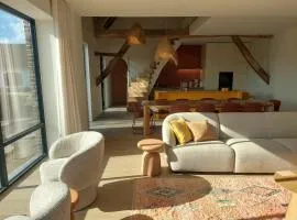 Barn of Bliss - sunny and luxurious family home