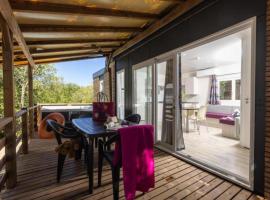 Camping Le Petit Bois Ruoms, hotel di Ruoms