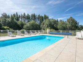 Alpe Huez Residence avec piscine, oied des pistes – hotel w mieście LʼHuez