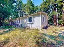 Dog-friendly house near golf & beach access with firepit grill & pellet stove