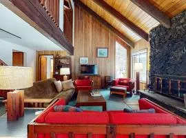Beautiful and spacious family-friendly home with indoor hot tub fireplace patio