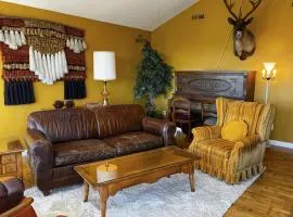 Ocean view 70s-themed home with beach access grill funky interior & W&D