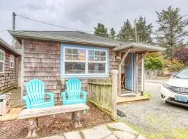 Serene Dog-Friendly Cottage - Blocks to Beach & Downtown