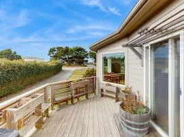 Charming home with WiFi deck & grill - 1 block to the beach